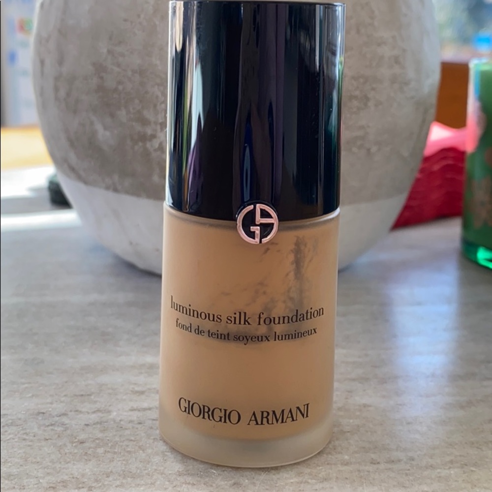 Giorgio Armani Luminous Silk Foundation Shade 6